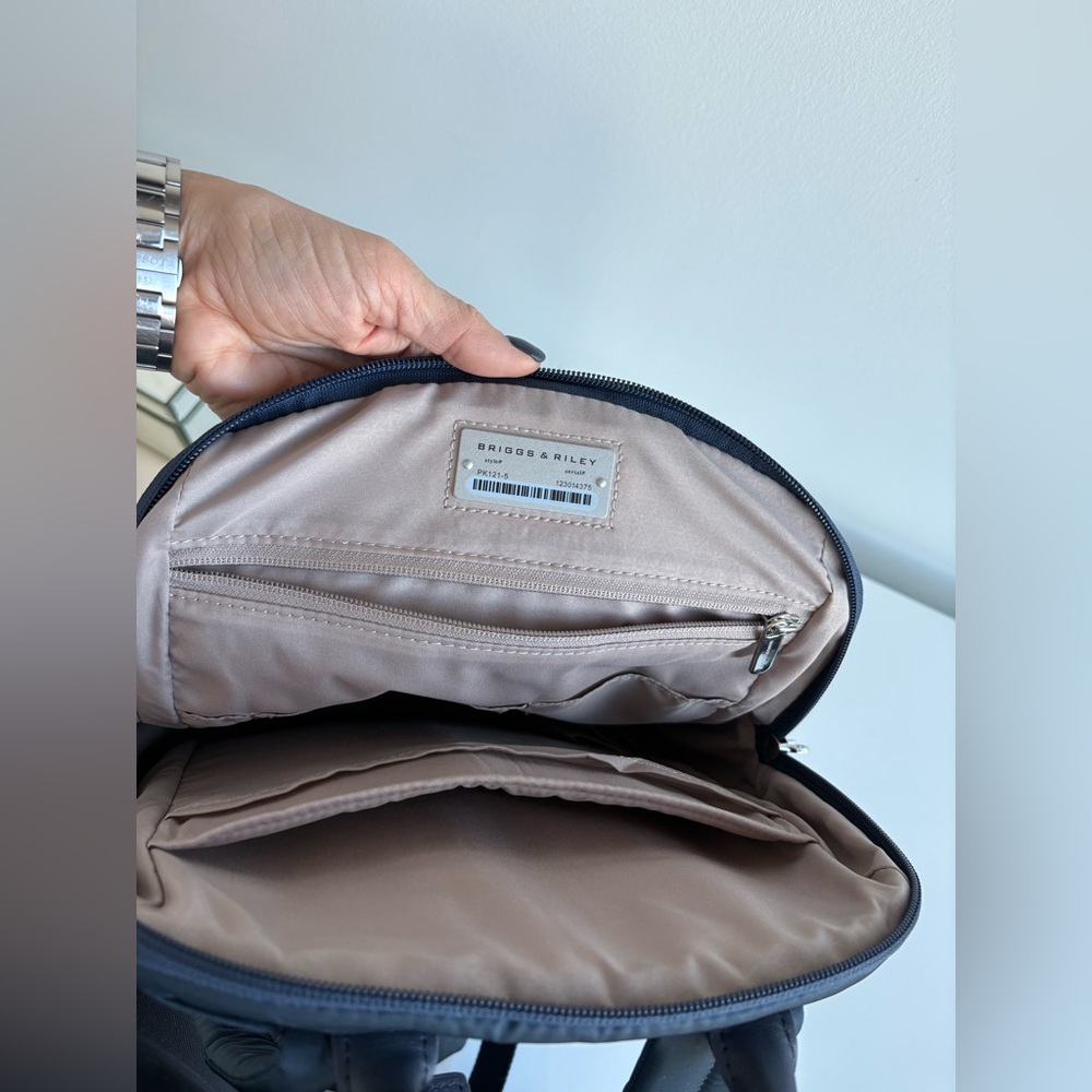 NWOT Briggs & Riley slim Rhapsody navy backpack - Picture 13 of 15